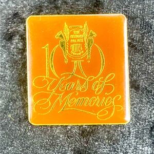VTG 100 Years of Memories The Brown Palace Hotel Denver Pins Brooch Badge 1992.
